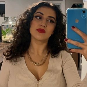 Meet your Posher, Leah